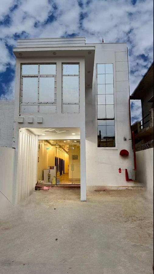 Raghuvar Inn Ayodhya Buitenkant foto